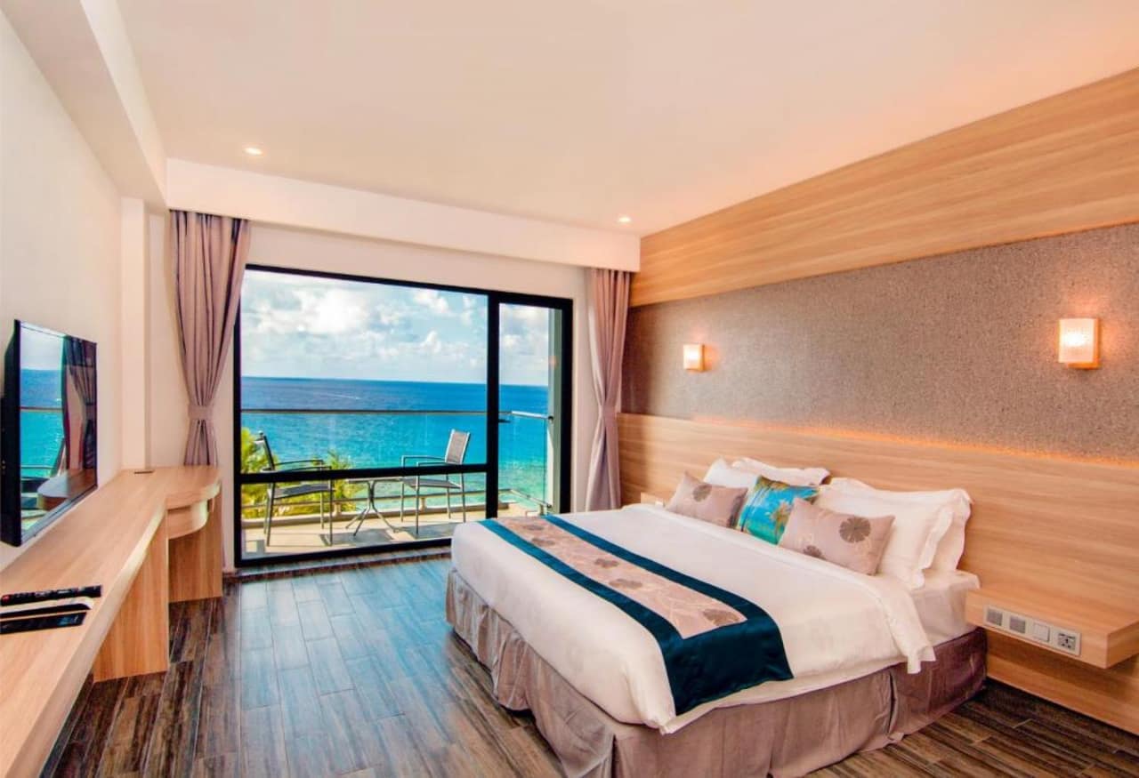 Super Deluxe Room with Balcony and Ocean View