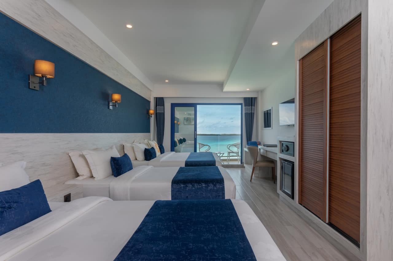 Deluxe Quadruple room Seaview with Balcony