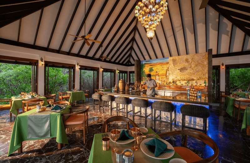 THE LANTERN BAR – An extension to Just Veg open for Sunset