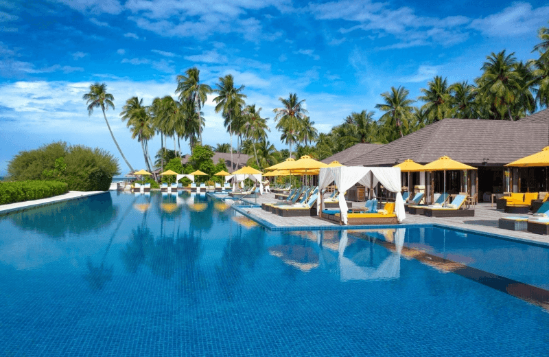 THE LIQUID – Pool side bar and snacks
