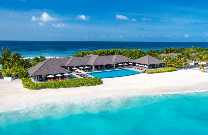 THE SUNSET POOL BAR – À la carte lunch